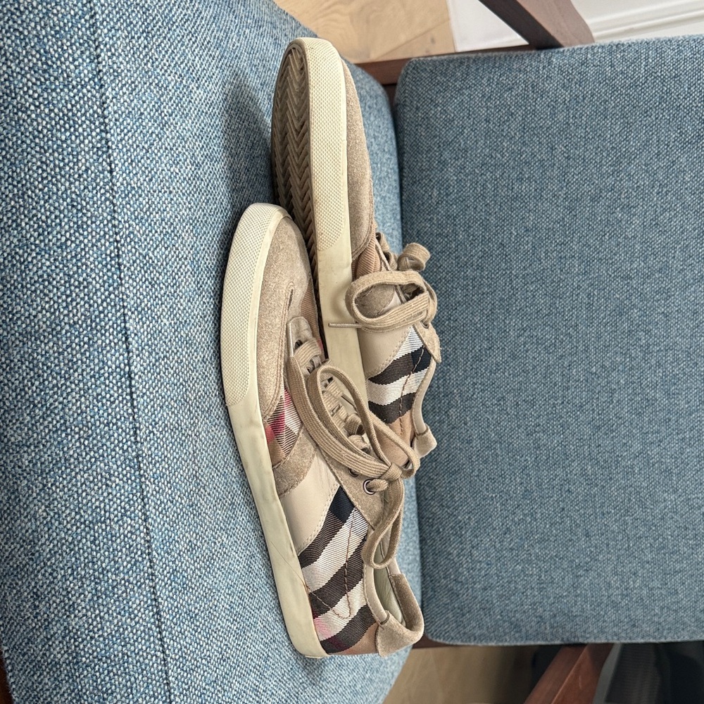 Burberry Beige and Red Sneakers - Picture 6 of 6